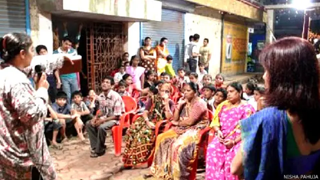 آر ایس ایس کا خواتین شعبہ درگا واہنی خواتین میں سرگرم ہے