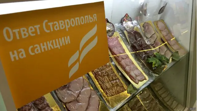 "Stavropolun sanksiyalara cavabı", - mağaza rəfindəki elanda deyilir.