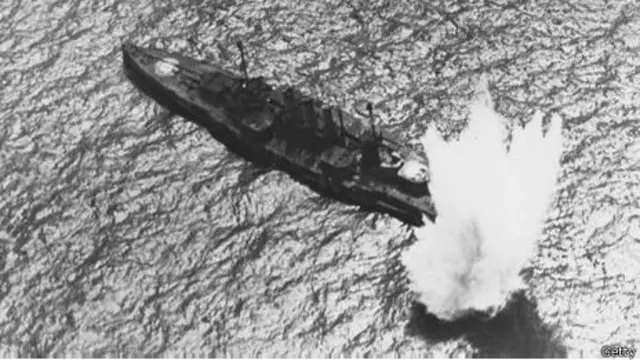 La potencia naval era vulnerable a los ataques aéreos.