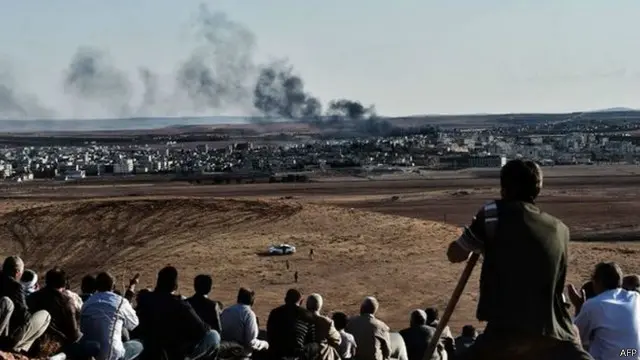 استخدمت التلال المحيطة ببلدة كوباني كموقع متميز لمتابعة ما يحدث على الأرض في عين العرب