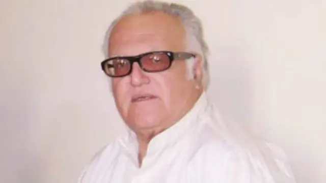 وګوره، څه عجیبه سړی وې. د اجل فرښته هغه ځای ته درغله چې تا غوښتل. 