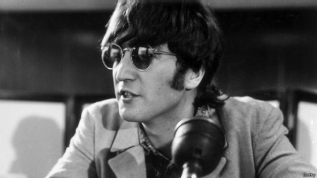 John Lennon en una foto de 1966