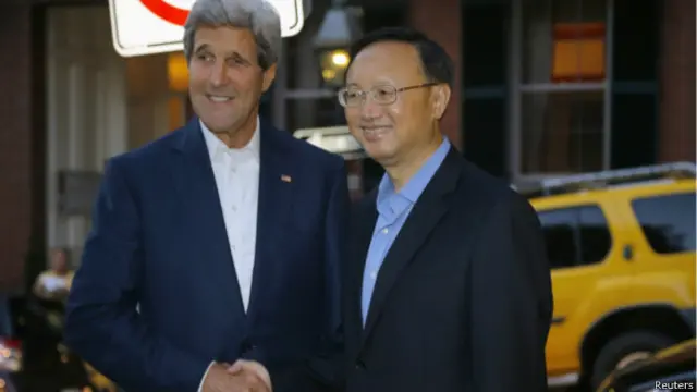 美國國務卿克里在波士頓家鄉寓所與中國國務委員楊潔篪舉行私人會晤(17/10/2014)
