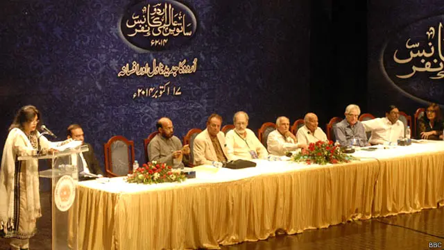 معروف افسانہ نگار و کالم نگار زاہدہ حنا ’اردو کا جدید ناول اور افسانہ‘ کے عنوان سے ہونے والے اجلاس میں معاصر افسانے میں عورت کی آواز پر بات کی