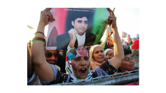 مقامی میڈیا کے مطابق جلسہ گاہ میں داخلے کے لیے پانچ پوائنٹس بنائے گئے ہیں جس میں سے تین مردوں کے لیے، ایک خواتین کے لیے اور ایک وی آئی پیز کے لیے مخصوص کیا گیا ہے۔ 