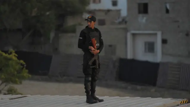 بلاول بھٹونے کہا کہ کچھ لوگ پاک فوج کی پیٹھ میں چھرا گھونپ رہے ہیں۔