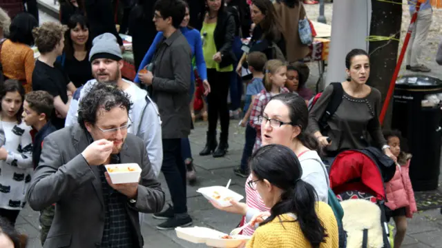 Warga asing di IKON 2014