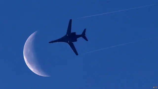 امریکايي هوايي بریدونو د اسلامي دولت ډلې وسله والو په شا تمبولو کې مرسته کړې