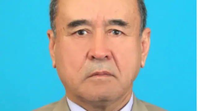 Маҳмуд Йўлдошев Ўзбекистон телевидениесида "Пардали гап" ток-шоусини олиб борган