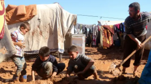 अमरीका ने पहुंचाई कुर्दों को मदद