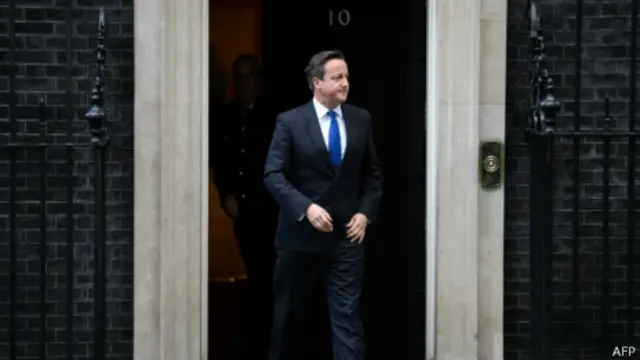 دیوید کامرون گفته است قصد دارد مهاجرت را در داخل اتحادیه اروپا کنترل کند