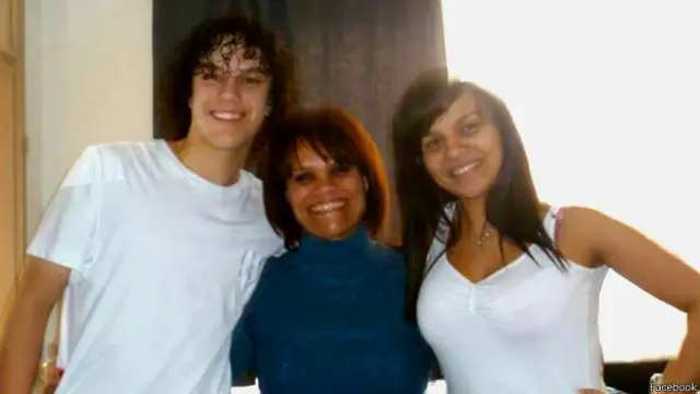 Brian, Rosana e a irmã, Bruna (Facebook/ Reprodução)