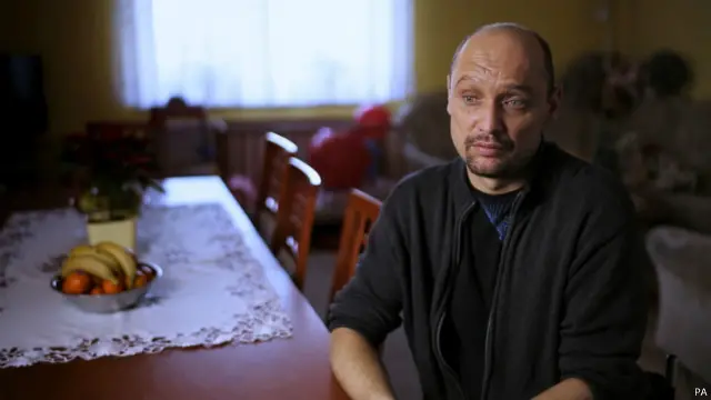 أصيب فيدياكا في عموده الفقري بسبب اعتداء بسكين. 