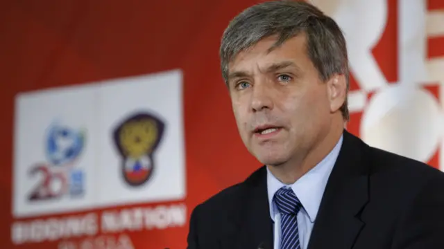 رئيس الاتحاد التشيلي لكرة القدم السابق هارولد ماين نيكولز 