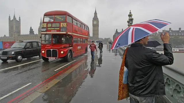 Avropada milyardçıların 40 faizi Moskva və London başda gəlməklə cəmi 10 şəhərdə mənzilləşir.