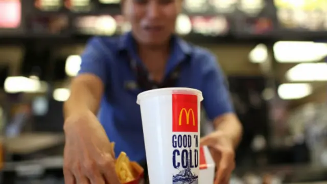 兩家公司都指美國國內銷量減少是利潤下降的主要原因。