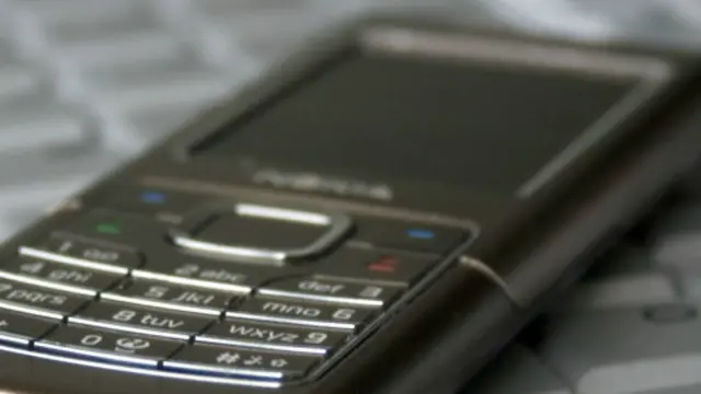 Les smartphones sont de plus en plus utilisés pour régler des achats en ligne.