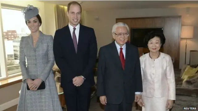 凯特王妃与威廉王子一同欢迎新加坡总统陈庆炎和夫人玛丽对英国进行的正式访问