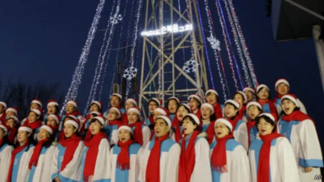 مسیحیان کره جنوبی در حال سرود خواندن