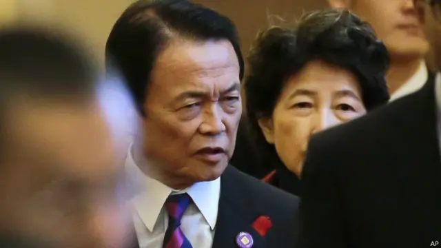 麻生太郎是在阿塞拜疆首都巴库召开的亚洲开发银行（ADB）年会上作出这番讲话的。他表示，这一做法旨在促进能给亚洲带来良性的基础设施投资，且这些项目“对环境和当地社区友好。”