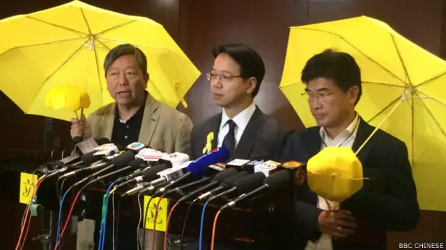 泛民立法會議員李卓人（左）