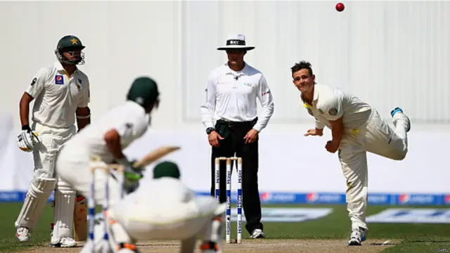 آسٹریلیا کی جانب سے لیفٹ آرم سپنر سٹیو اوکیف اپنا پہلا ٹیسٹ میچ کھیل رہے ہیں