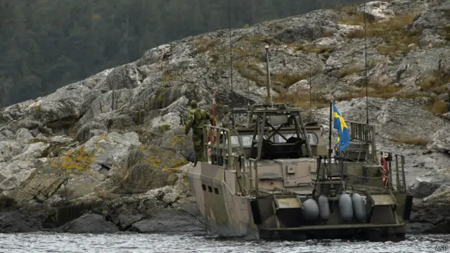 Десантный катер у острова Куллбаллинг