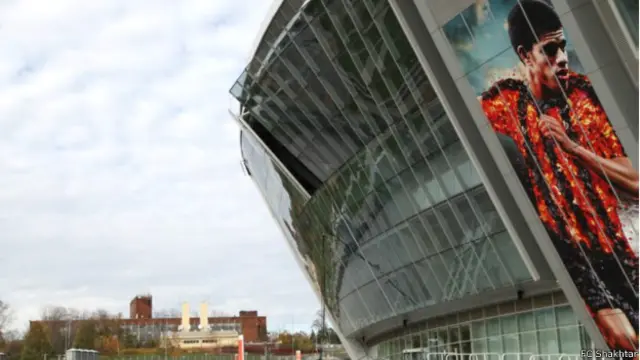 Біля деформованих конструкцій облаштовують зони безпеки