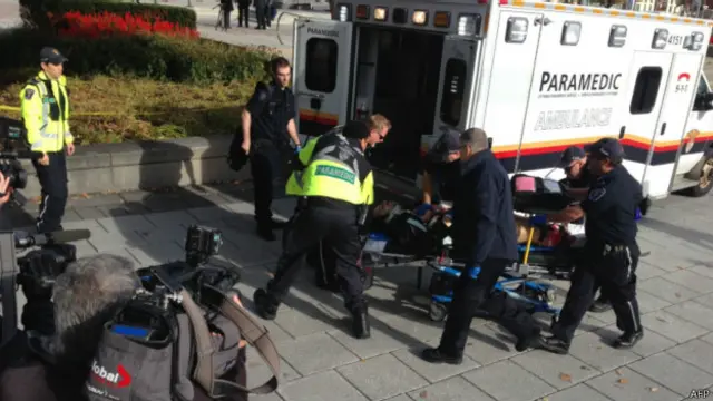 枪击事件造成一名士兵受伤。