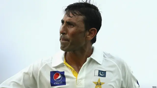 یہ یونس خان کی ٹیسٹ کرکٹ میں25 ویں سنچری ہے اس طرح انھوں نے انضمام الحق کا ٹیسٹ کرکٹ میں پاکستان کی جانب سے سب سے زیادہ سنچریوں کا ریکارڈ بھی برابر کردیا۔