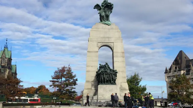 कनाडा में वॉर मेमोरियल