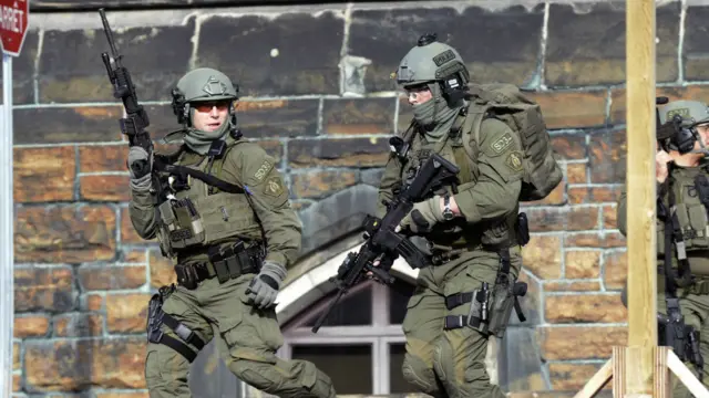 کینیڈا کی فوج کے اہلکار واقع کی اطلاع ملتے ہی، پارلیمنٹ کی طرف بڑھنا شروع ہوگئے تھے جہاں میڈیا کے مطابق فائرنگ کی آواز دور سے سنائی دے رہی تھی۔