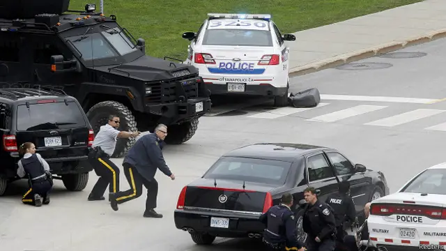 Полиция у парламентского комплекса в Оттаве