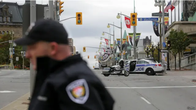 control de policía en Ottawa, Canadá