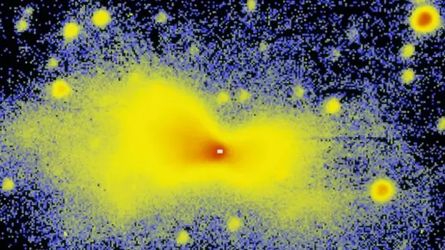 Pontos azul mostram lugares mais frios da Nebulosa de Bumerangue