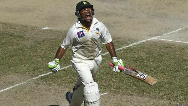 سرفراز احمد نے آسٹریلیا کے خلاف ایک بڑی جارحانہ اننگز کھیلی جس کا شمار تیز ترین سنچریوں میں ہوتا ہے۔