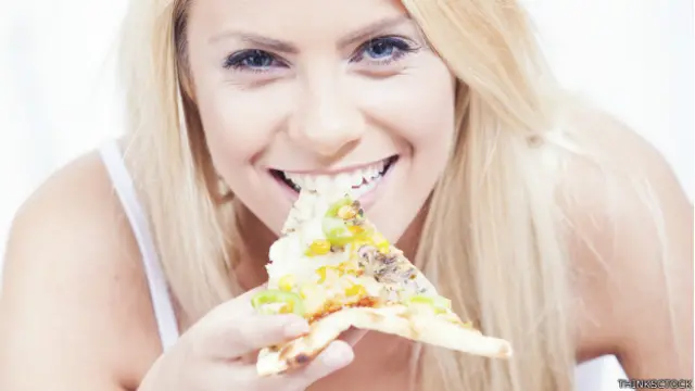 Lo que se midió fue la elasticidad y la humedad y cuánto aceite desprendían los quesos al fundirse y a qué temperatura lo hacían