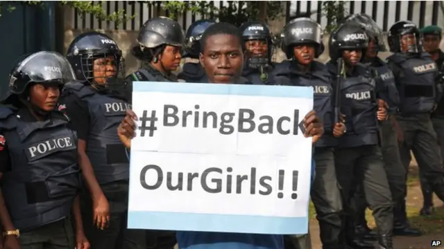 Borno ştatında məktəbli qızların oğurlanması onları azad etmək tələbilə keçirilən aksiyalara təkan verib.