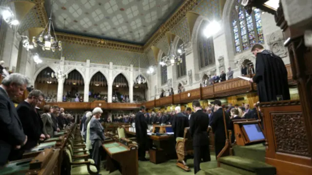 نمایندگان به نشانه احترام نسبت به سرباز کشته شده در حوادث دیروز سکوت کردند
