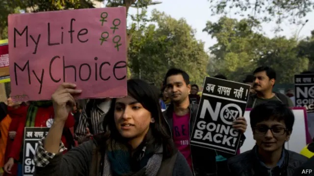 ஓரினச் சேர்க்கை : கூடுதல் நீதிபதிகள் அமர்வு விசாரிக்கும்