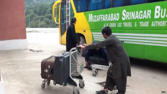 कश्मीर बस सेवा