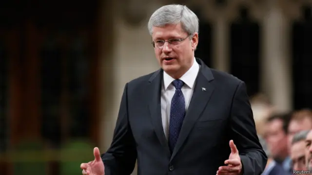 "Мы будем бдительны, но мы не побежим в страхе. Мы будем осторожны, но не станем паниковать", - заявил премьер Канады Стивен Харпер.