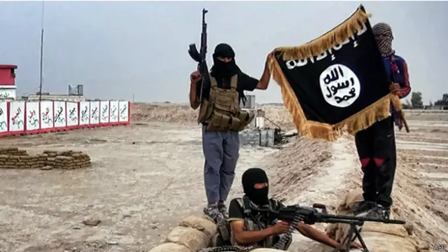 يسيطر مسلحو التنظيم على مساحات شاسعة من اراضي سوريا والعراق