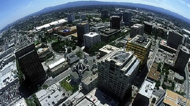 کیلیفورنیا میں کم سے کم آٹھ ڈالر فی گھنٹہ کے حساب سے اجرت کے اوقات مقرر ہیں