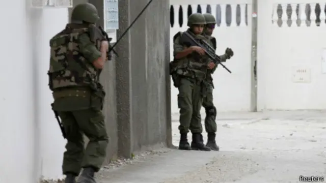 این حادثه در آستانه برگزاری انتخابات پارلمانی در تونس اتفاق افتاده است