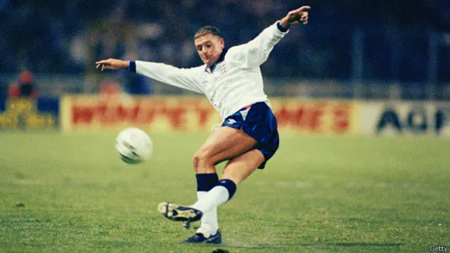 Tras nacer en Argentina, la rabona se ha internacionalizó, como se puede apreciar en la foto con el inglés Paul Gascoine.