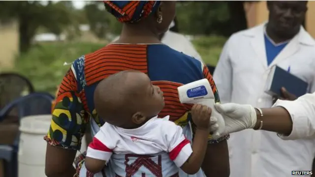 تقوم السلطات المالية حاليا بحجر ومراقبة 43 شخصا. 