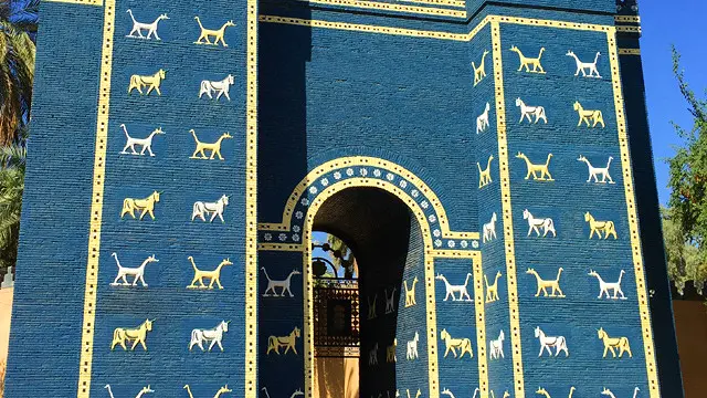 مخاوف من أن تلقى آثار بابل مصير تماثيل بوذا في أفغانستان