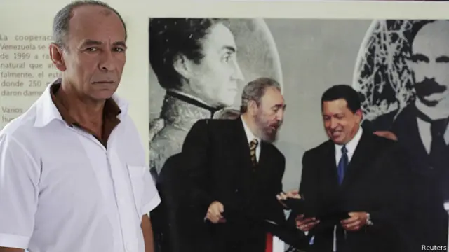 El Dr. Arniel Labrada se prepara para salir a Liberia a combatir el ébola, como parte de una delegación de médicos cubanos.