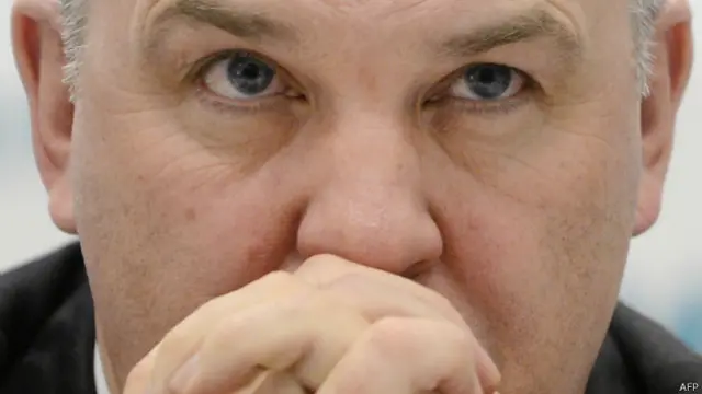 Nils Muižnieksin Avropa İnsan Haqları Məhkəməsinə müraciətində bildirilir ki, Azərbaycanda tənqidi səslərə qarşı hüquqi təqib də daxil olmaqla qisasçılıq geniş fenomenə çevrilib.